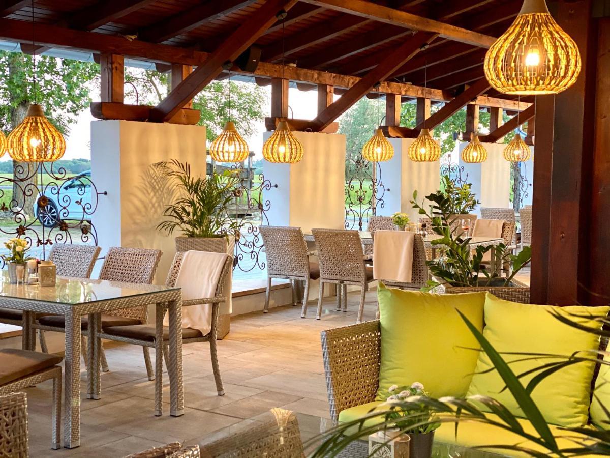Istvan Parkhotel Es Gasztrofarm Sormas Ngoại thất bức ảnh