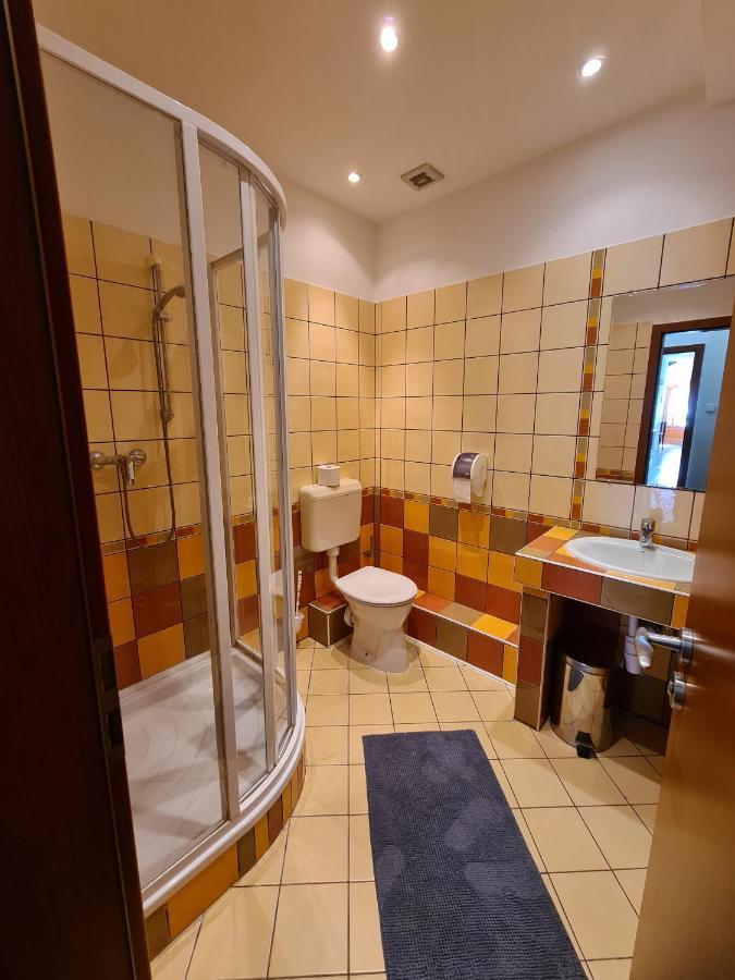 Istvan Parkhotel Es Gasztrofarm Sormas Ngoại thất bức ảnh
