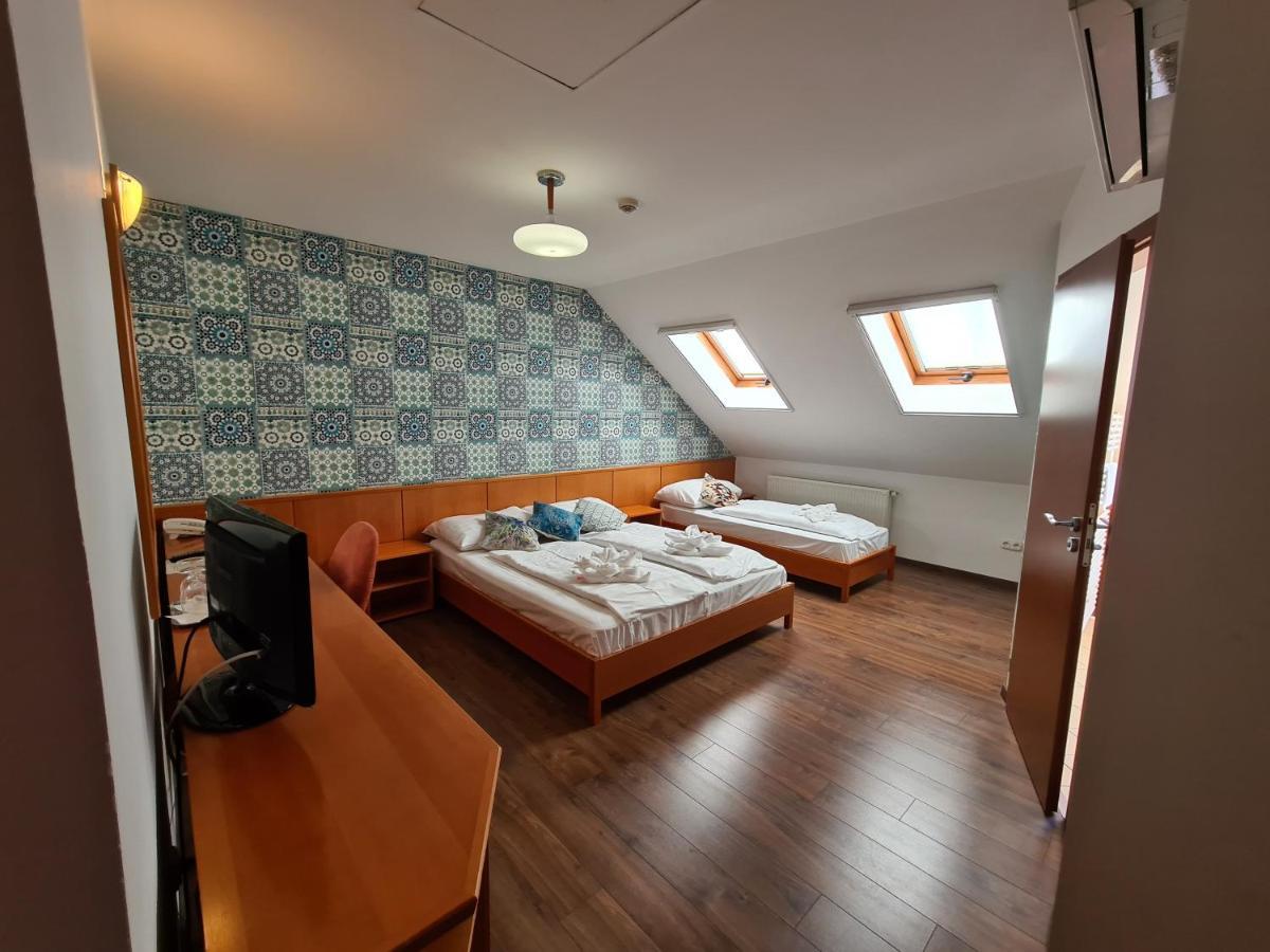 Istvan Parkhotel Es Gasztrofarm Sormas Ngoại thất bức ảnh